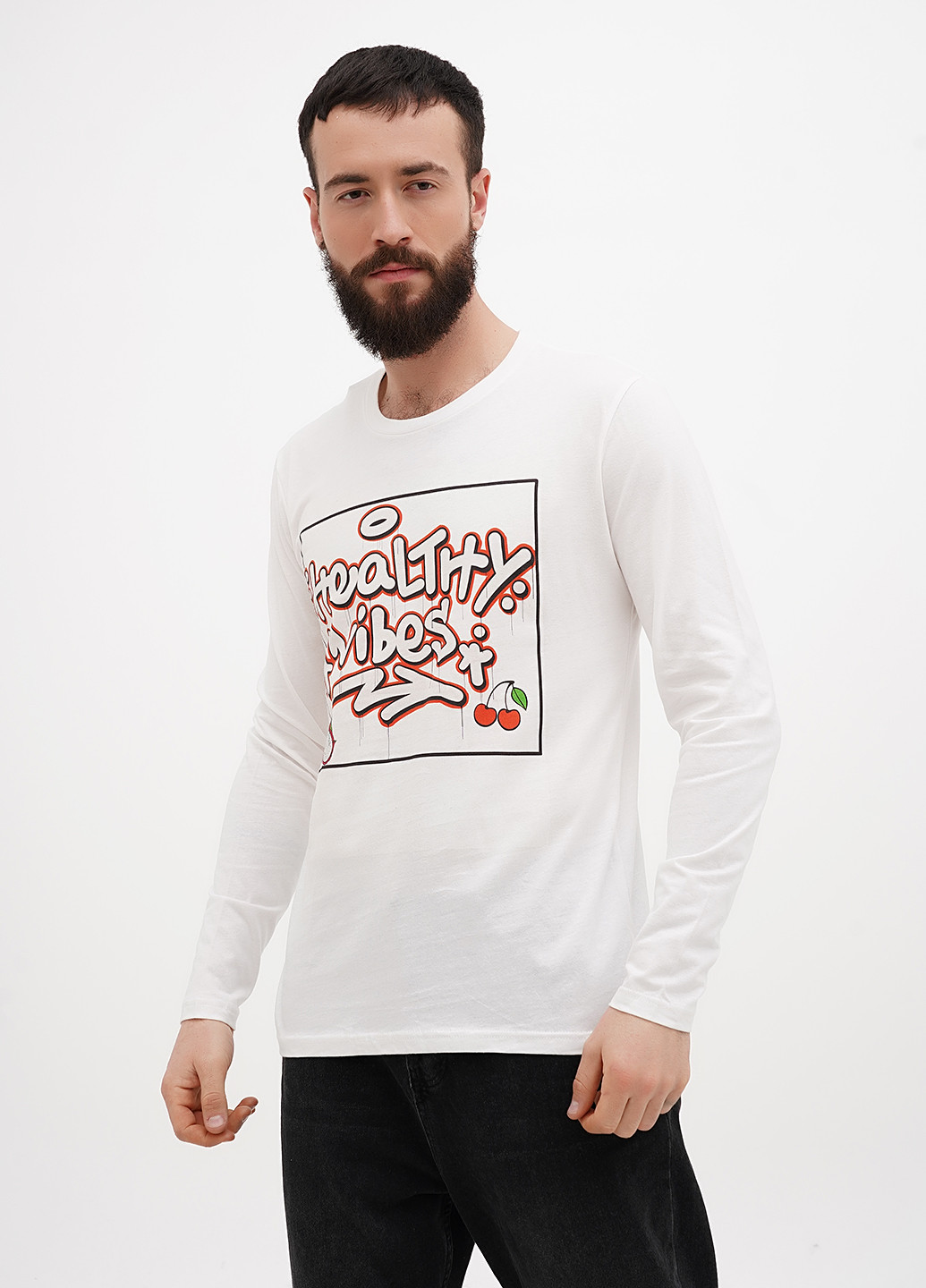 Белый демисезонный кэжуал лонгслив Next Level с надписями