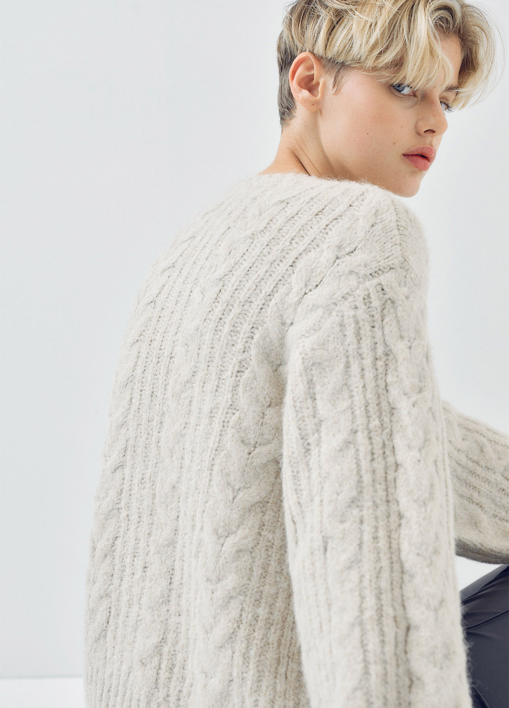 Светло-бежевый зимний джемпер джемпер H&M