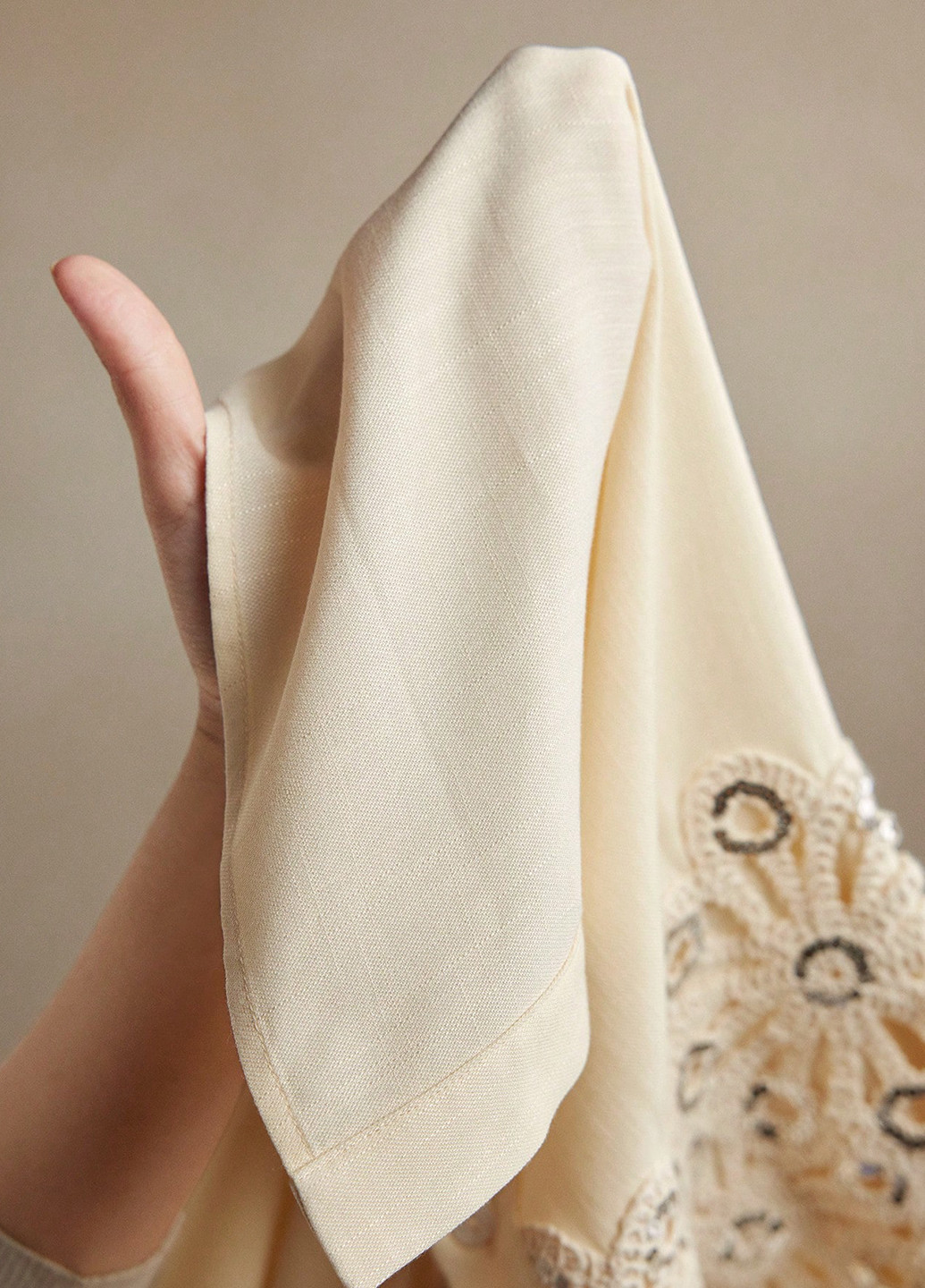 Світло-бежева блуза SHEIN