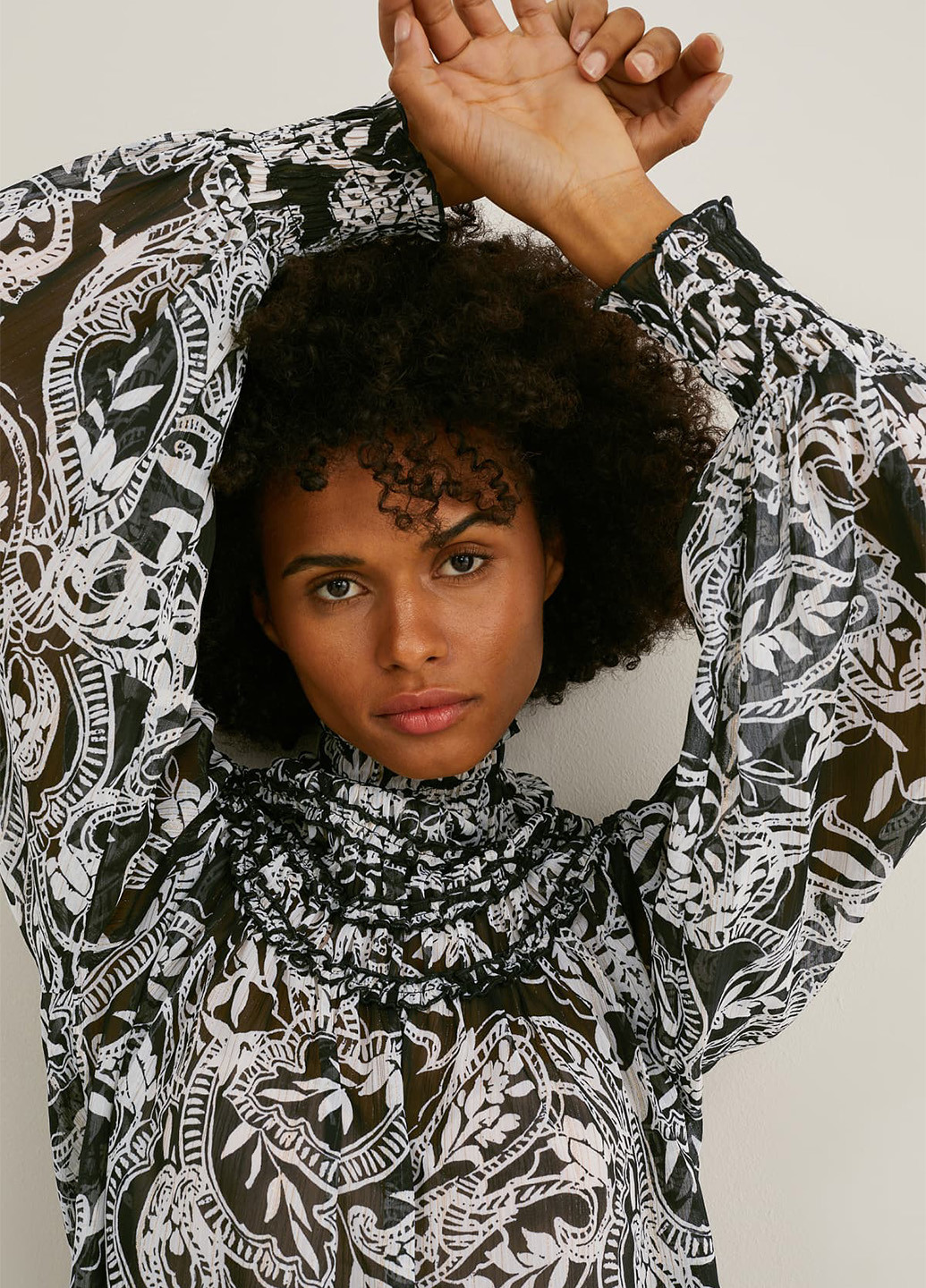 Чорна блуза C&A