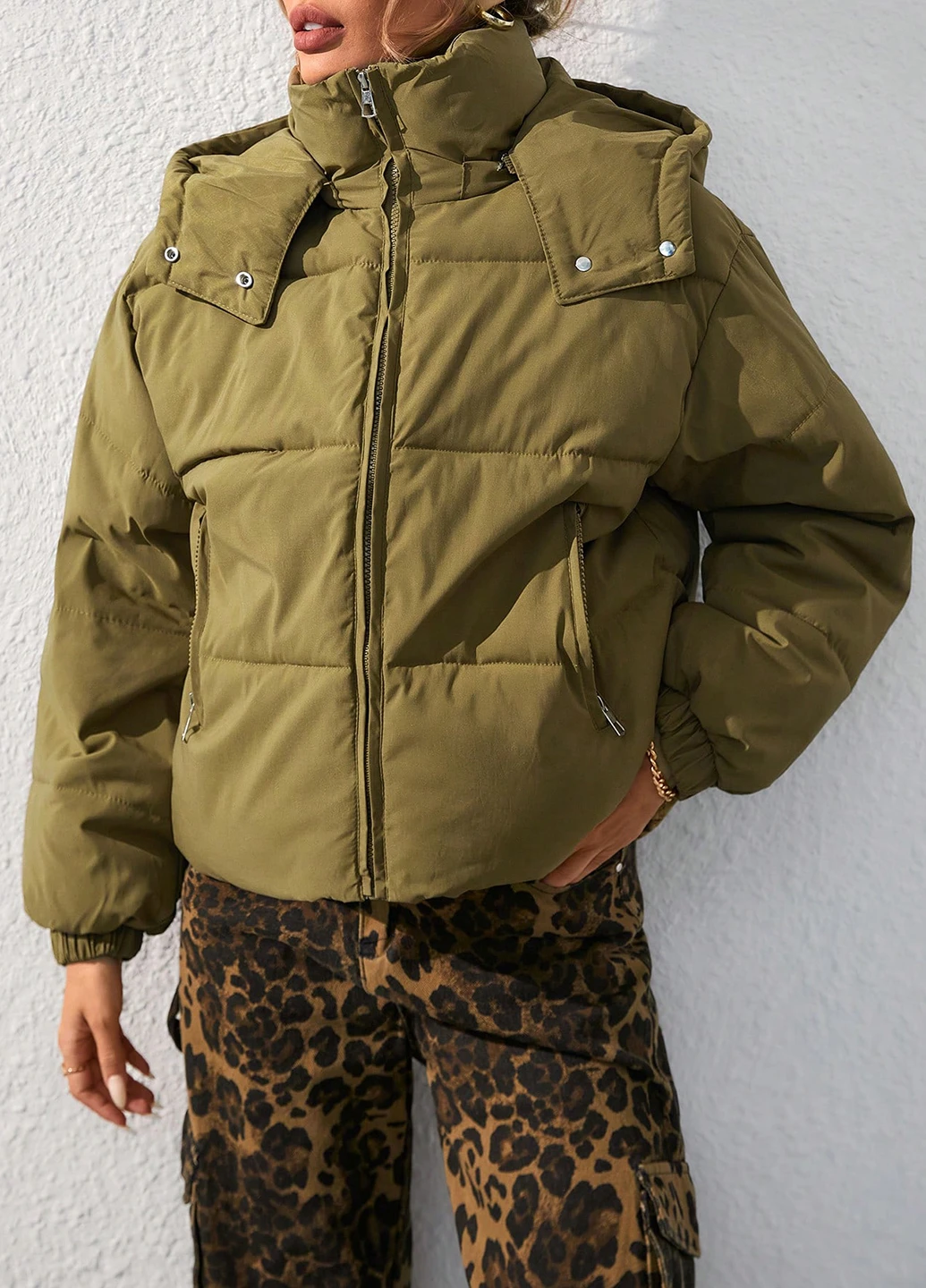 Оливковая зимняя куртка SHEIN
