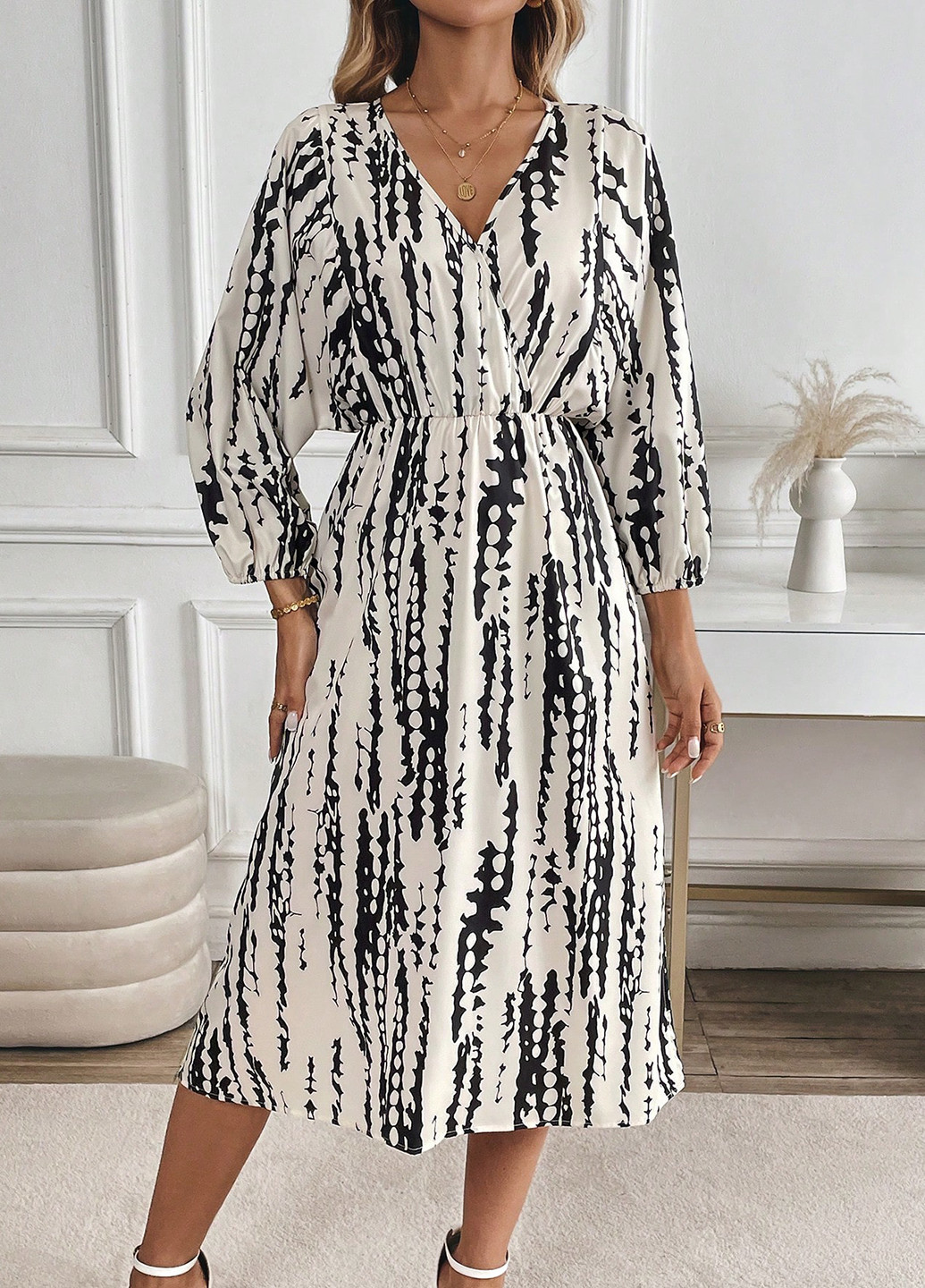 Чорно-білий кежуал сукня кльош SHEIN з абстрактним візерунком