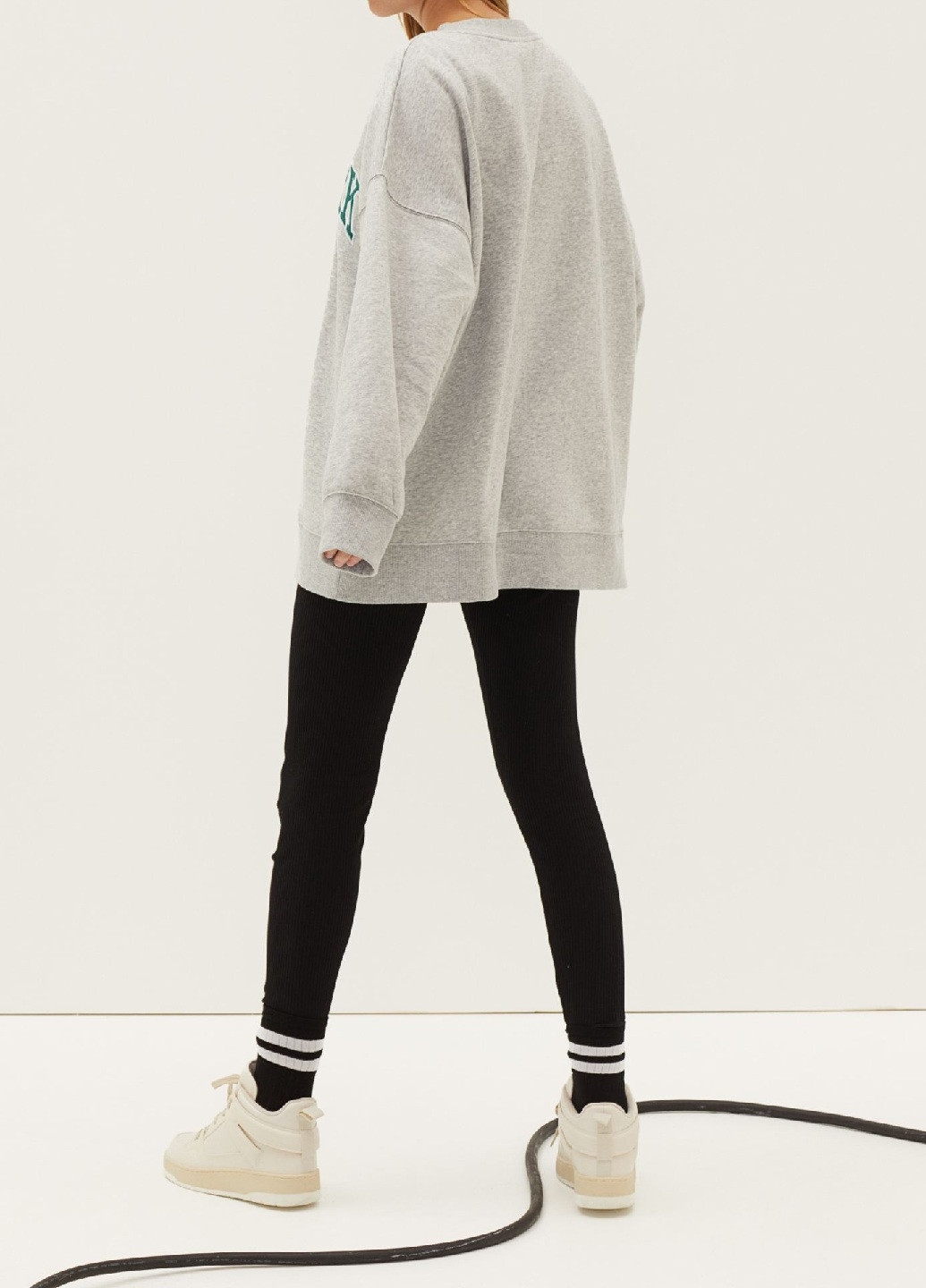 Свитшот H&M - крой рисунок светло-серый кэжуал - (244372403)