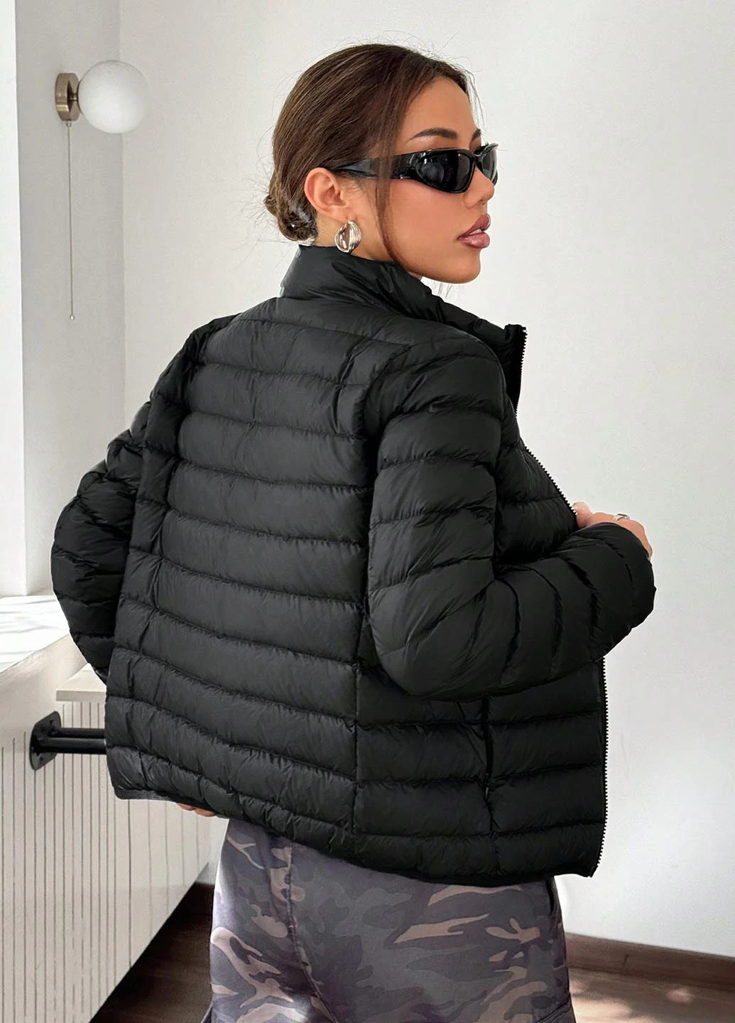 Черная демисезонная куртка SHEIN