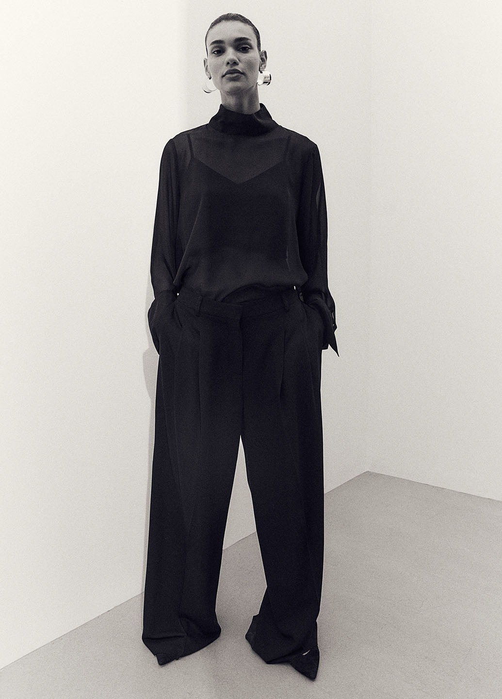 Чорна блуза H&M