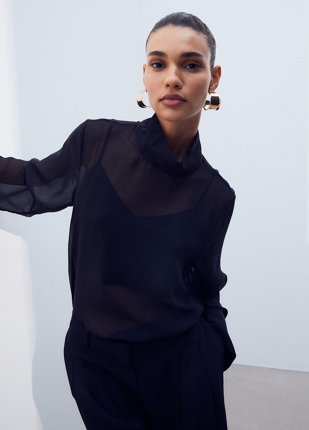 Чорна блуза H&M