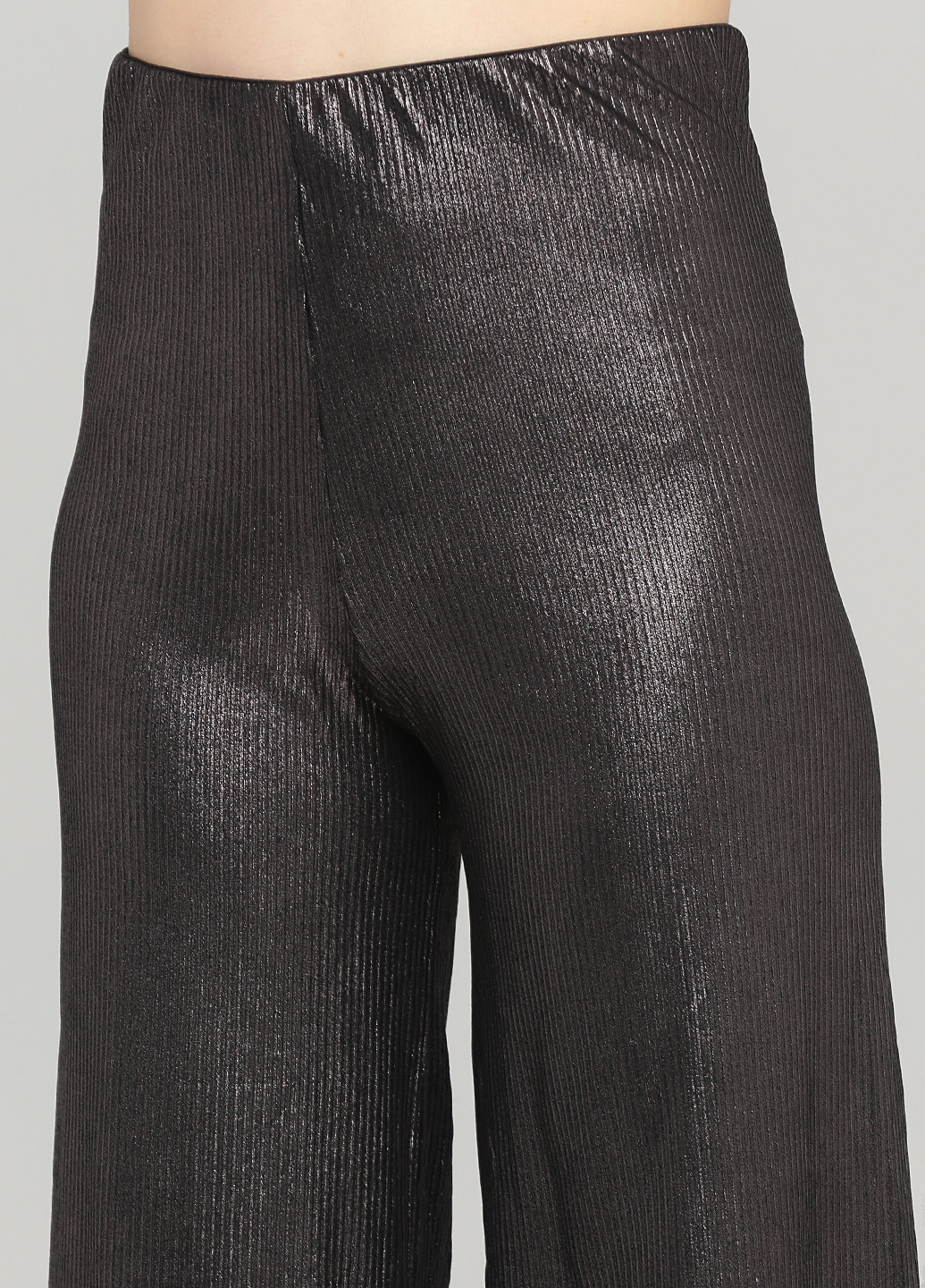 Серебряные кэжуал демисезонные клеш, укороченные брюки Bebe Plus