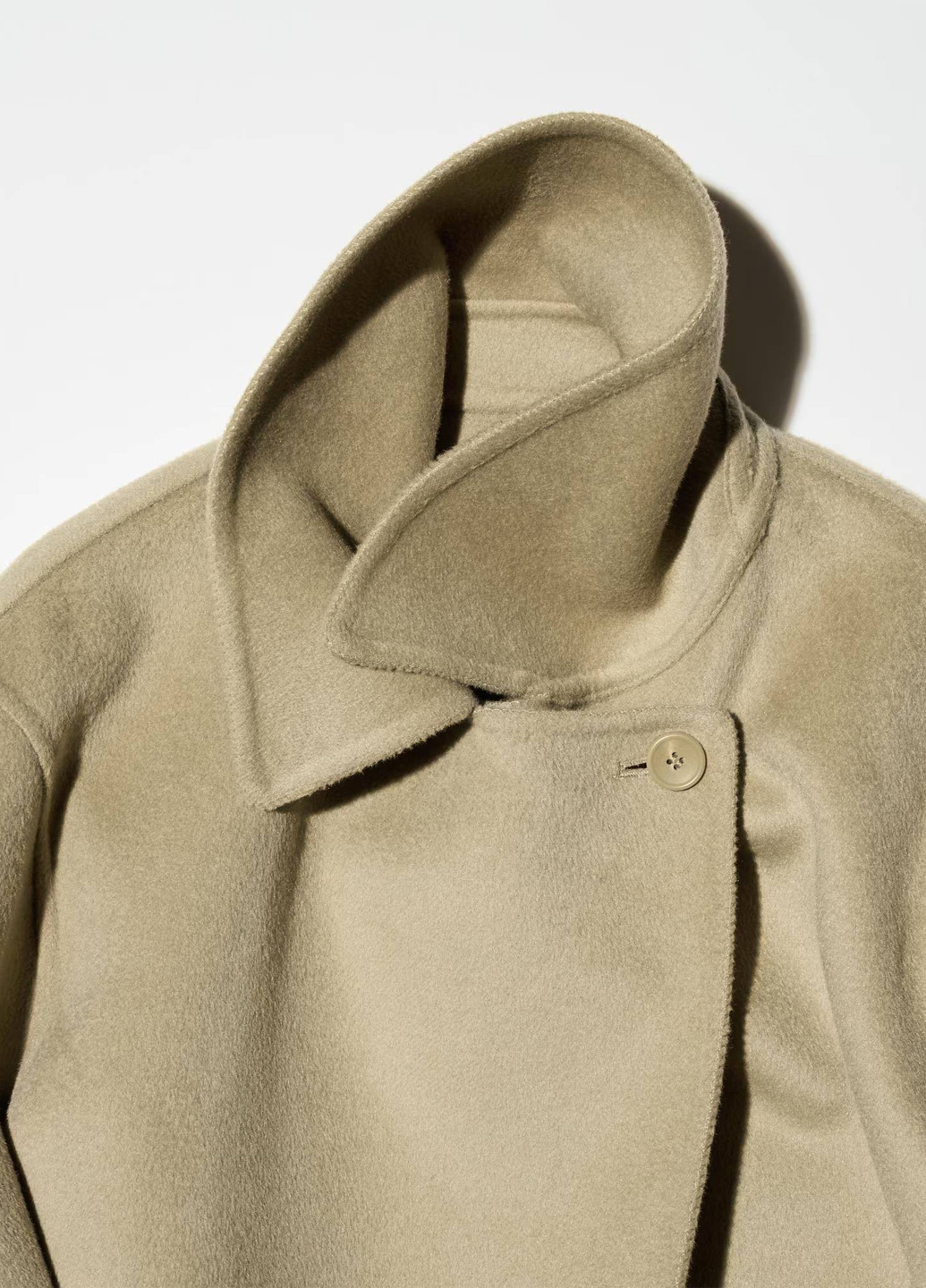 Бежеве демісезонне Пальто Uniqlo