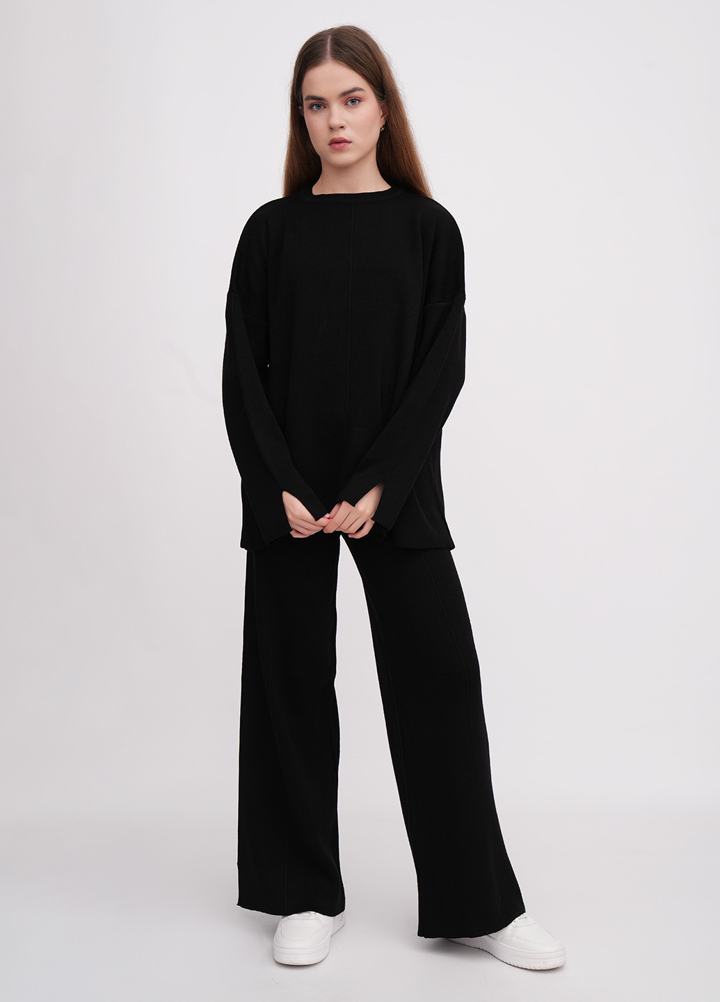 Черный демисезонный свитер EQUILIBRI