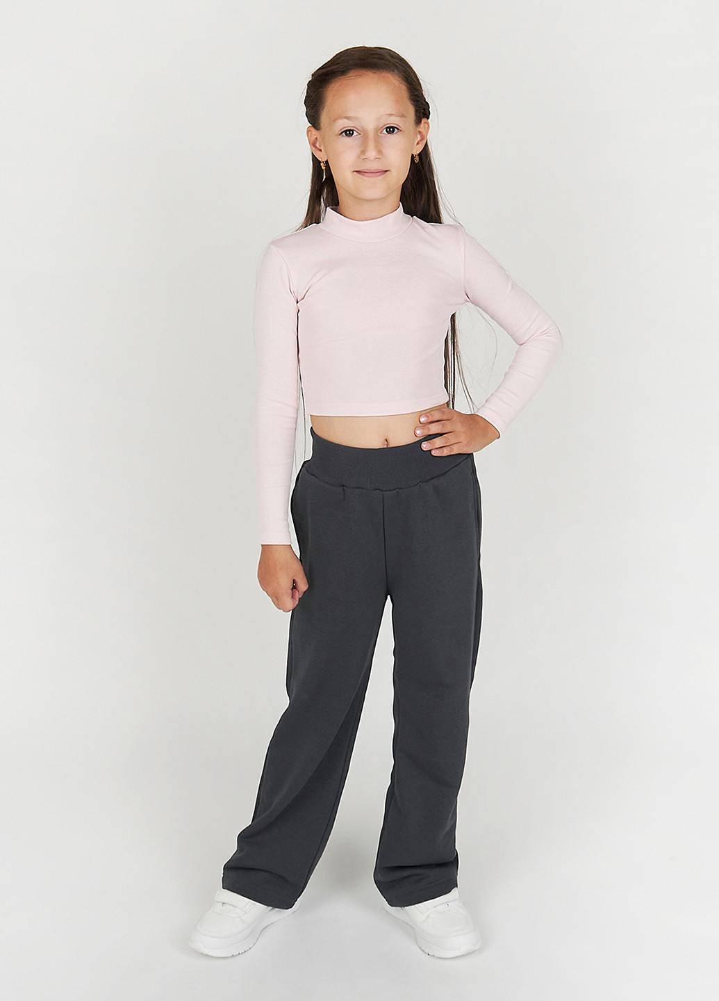 Серые спортивные демисезонные прямые брюки Garnamama