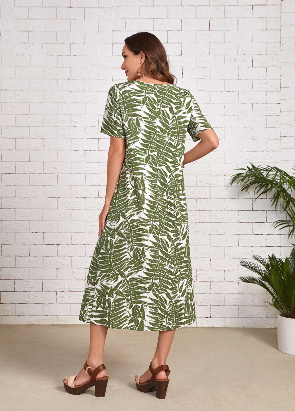 Оливкова кежуал сукня а-силует SHEIN з малюнком