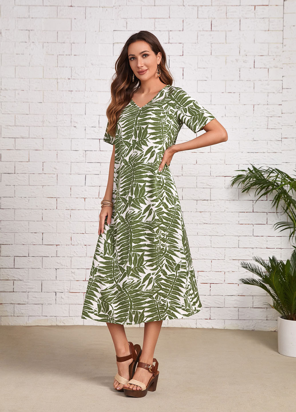 Оливкова кежуал сукня а-силует SHEIN з малюнком