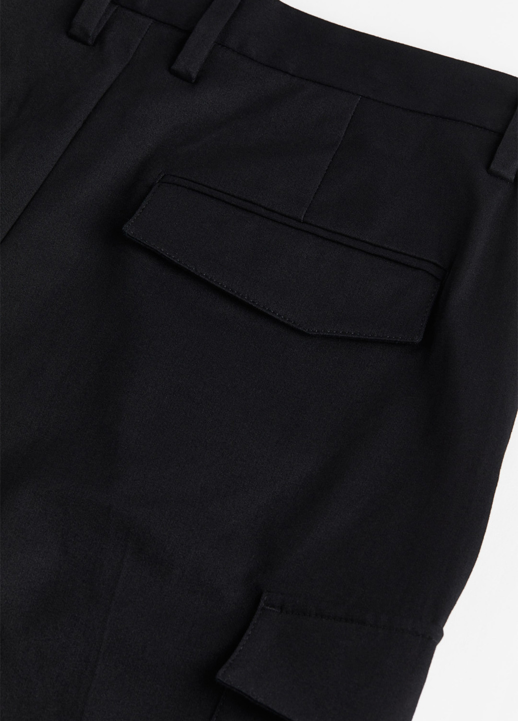 Черные кэжуал демисезонные укороченные, зауженные, карго брюки H&M