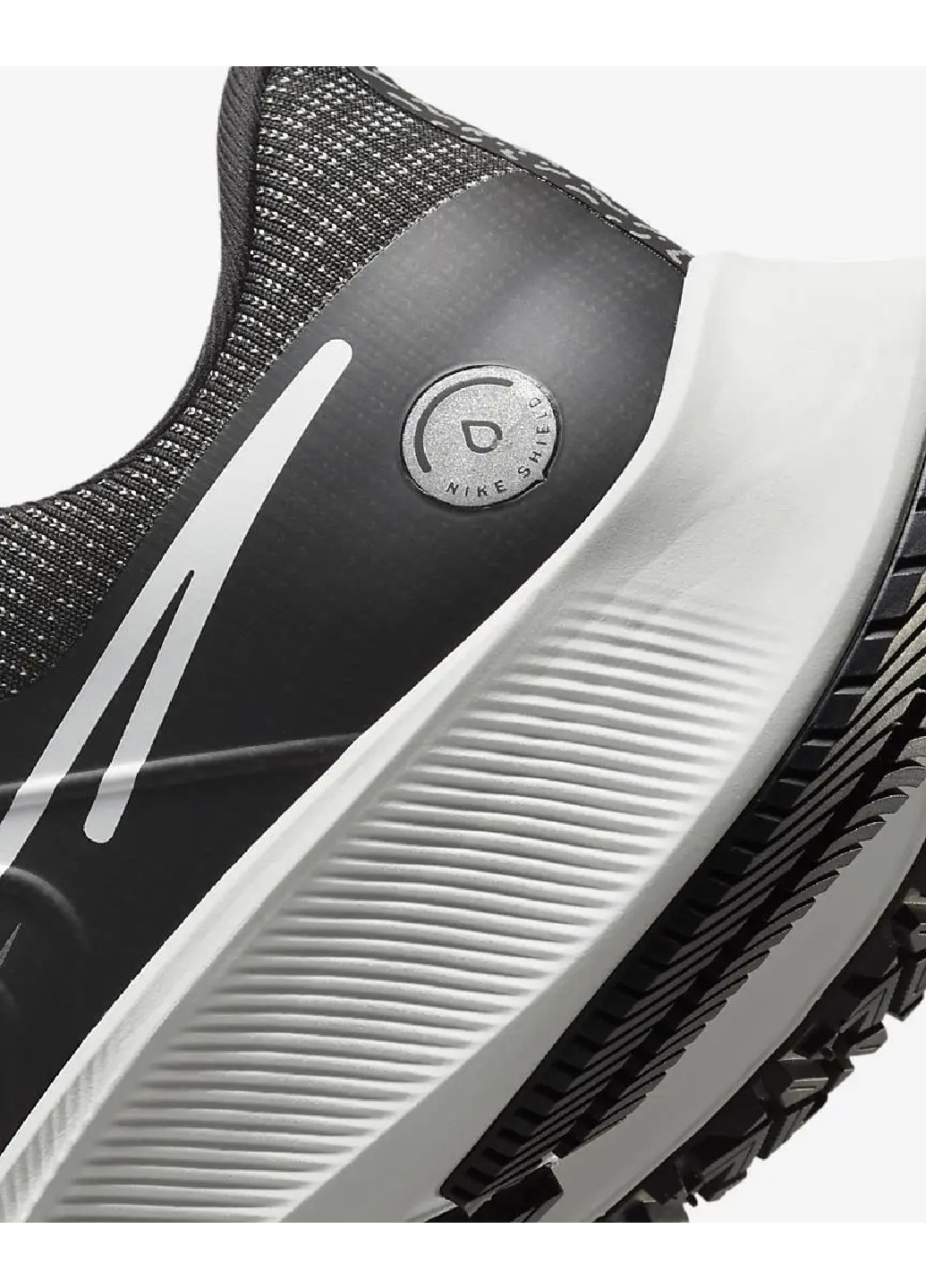 Черные демисезонные кроссовки Nike Air Zoom Pegasus 38 Shield