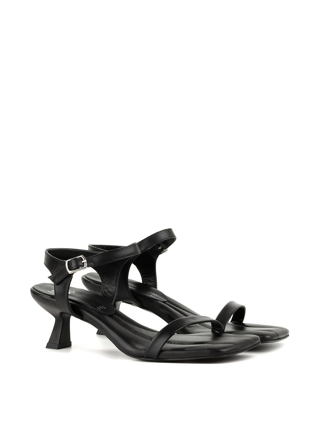 Черные босоножки Ilvi с ремешком