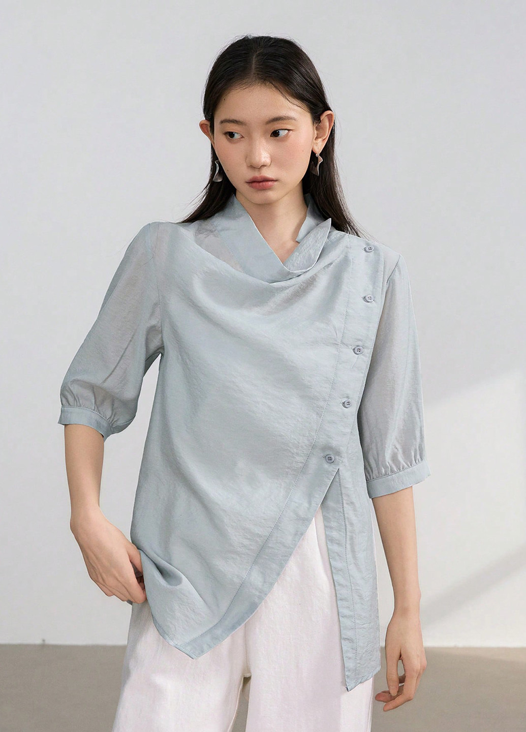 Светло-серая блуза SHEIN