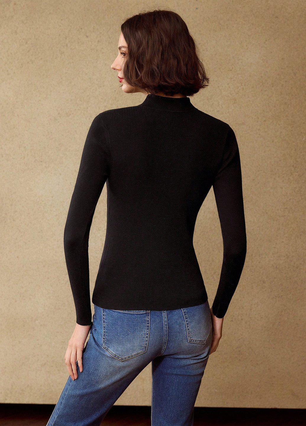 Чорний демісезонний светр SHEIN