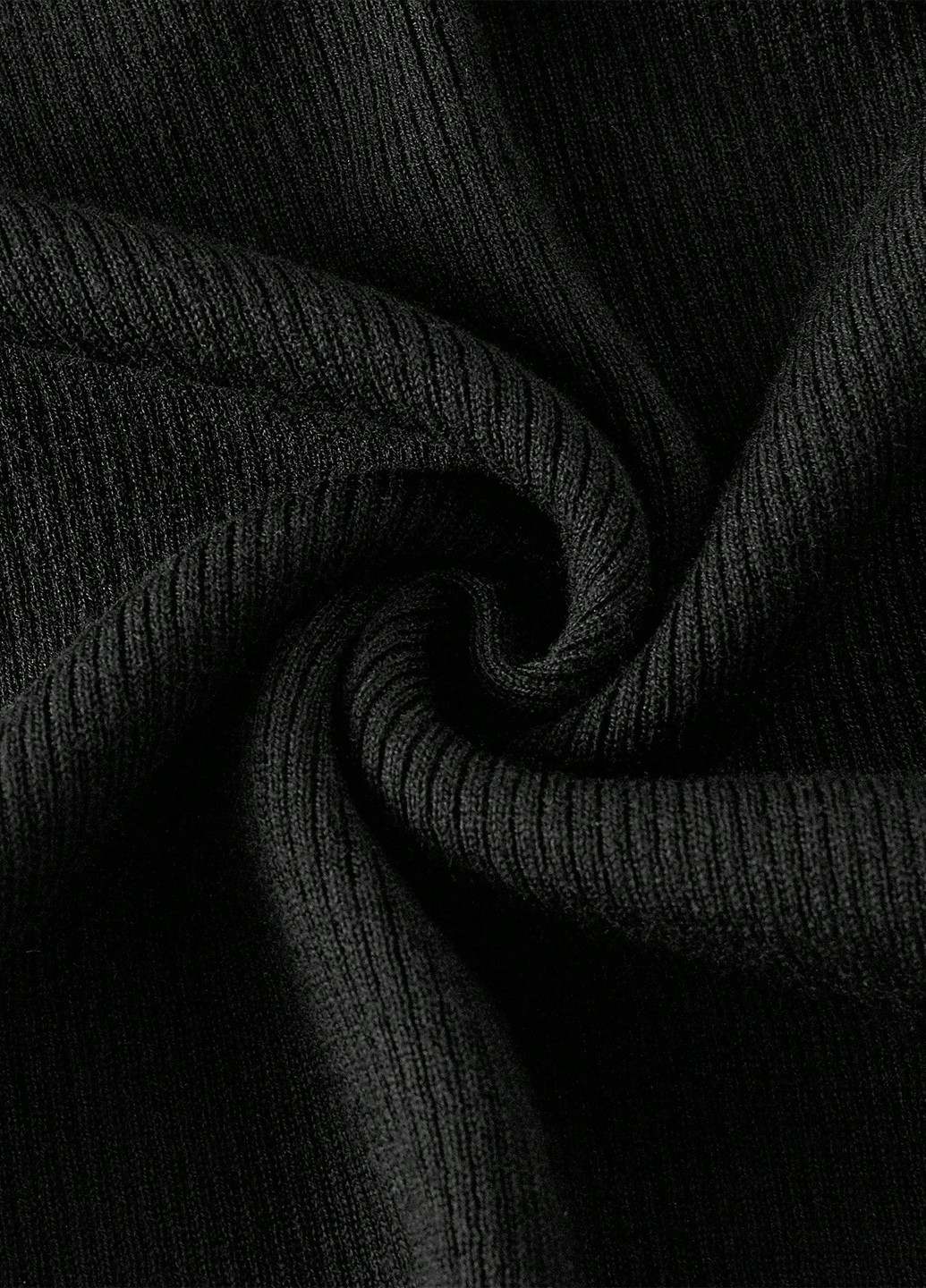 Чорний демісезонний светр SHEIN