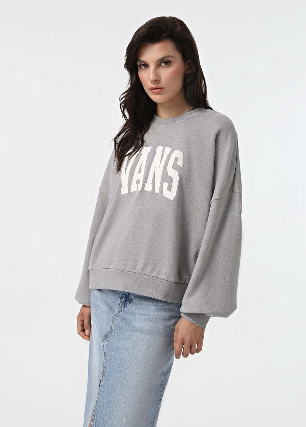 Серый свитшот Vans надпись без декора (330358923)