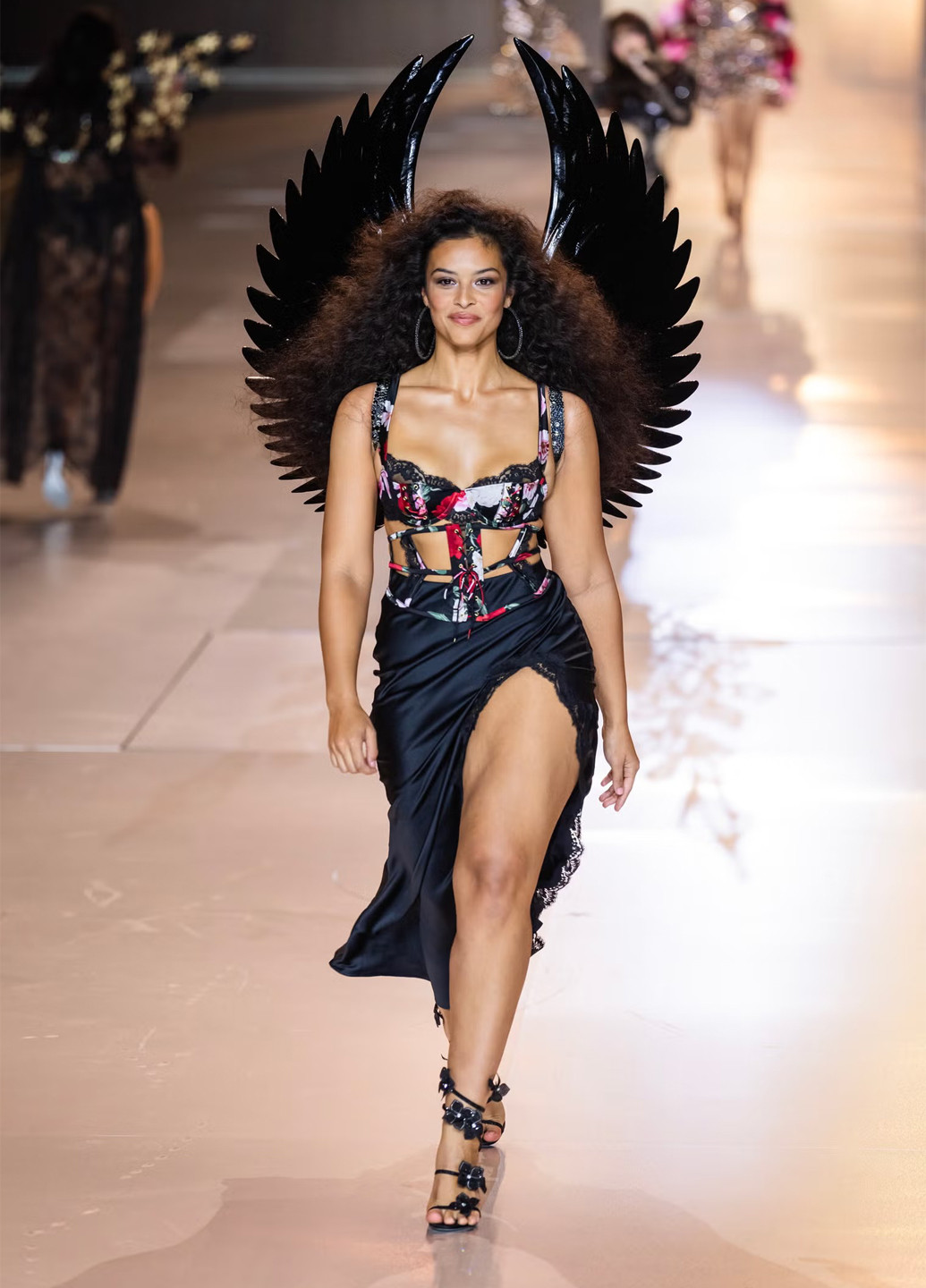 Чорний демісезонний комплект (корсет, трусики) Victoria's Secret