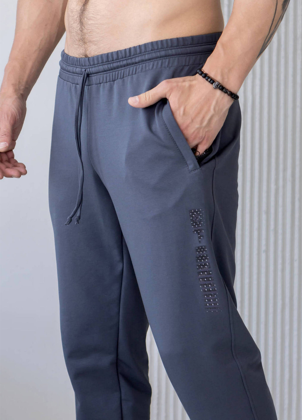 Серые спортивные демисезонные джоггеры брюки TOTALFIT