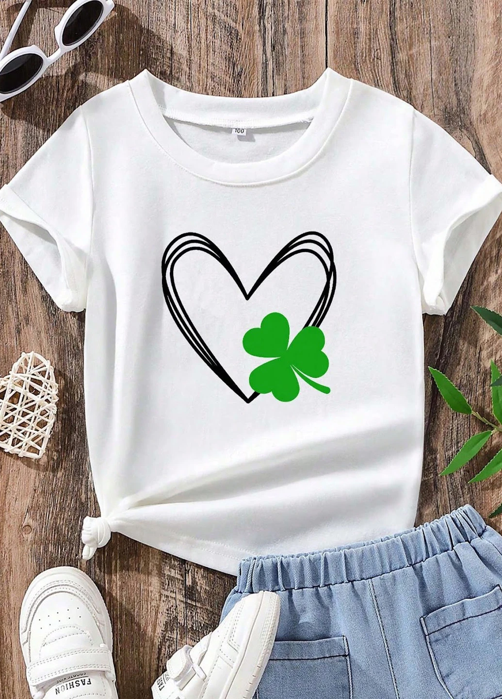 Белая летняя футболка SHEIN