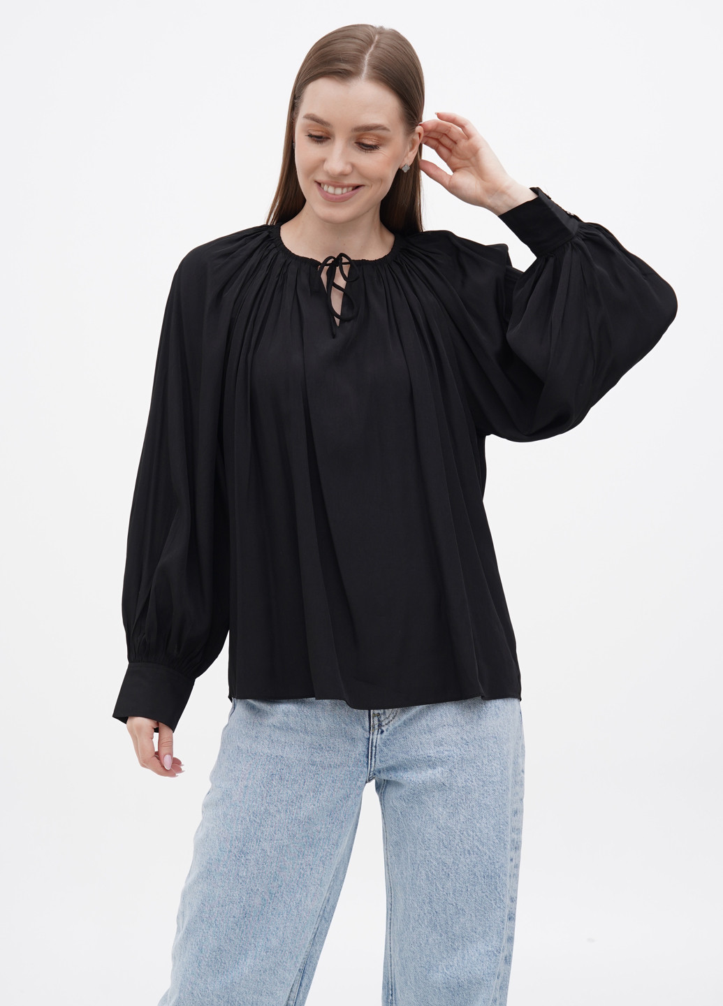 Черная демисезонная блуза Wera