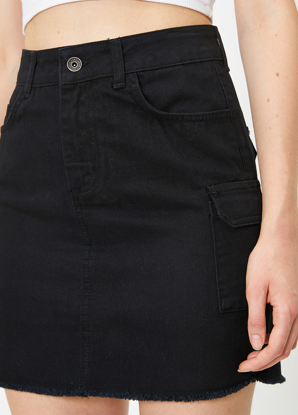Черная джинсовая однотонная юбка KOTON а-силуэта (трапеция)