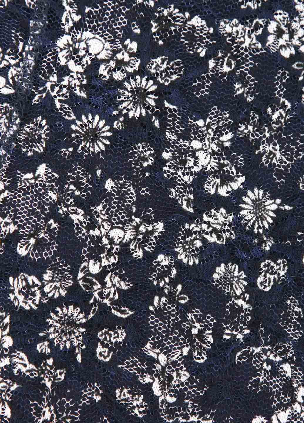 Темно-синее кэжуал платье футляр Oodji с цветочным принтом