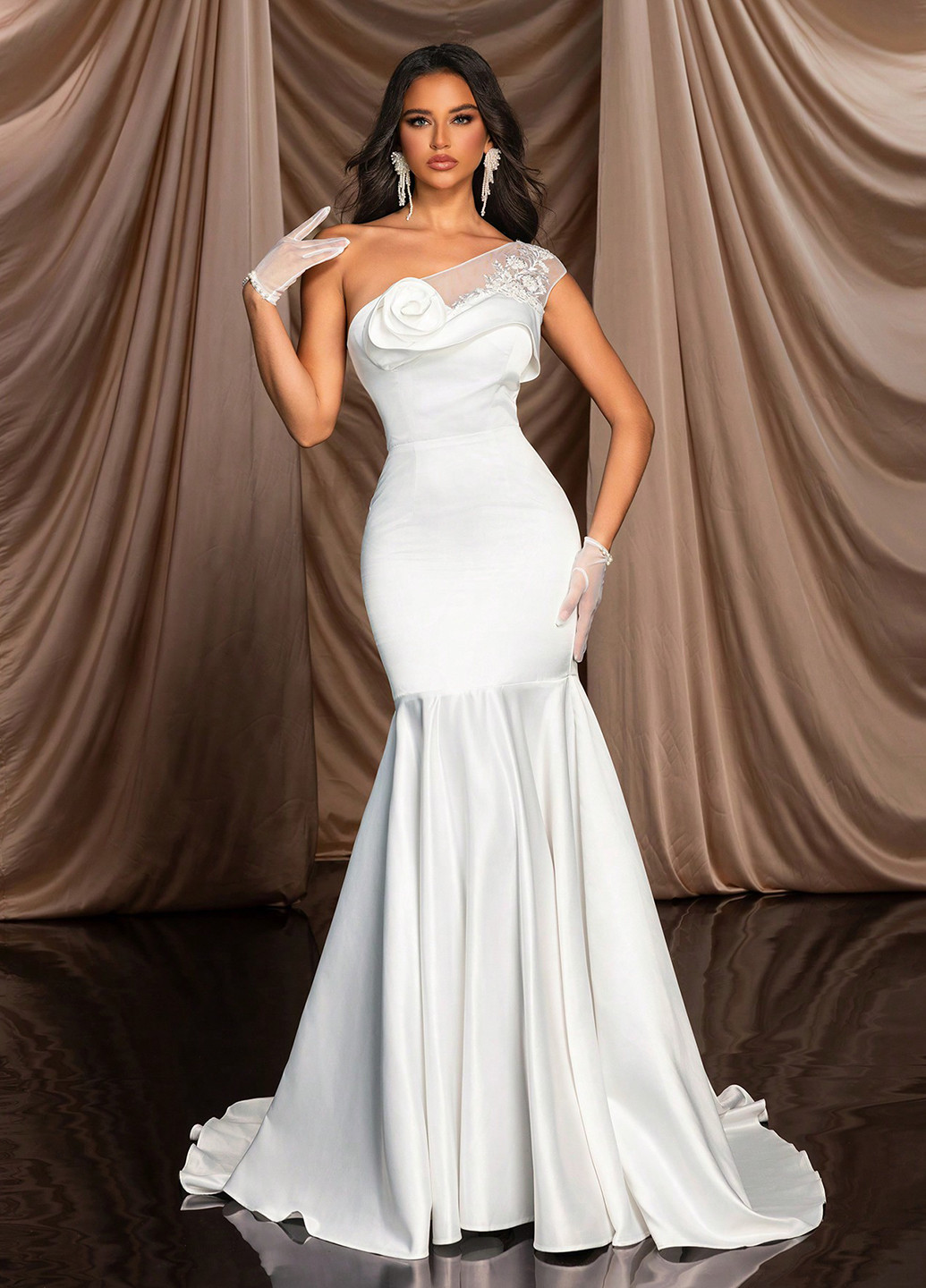 Белое праздничный платье со шлейфом SHEIN однотонное