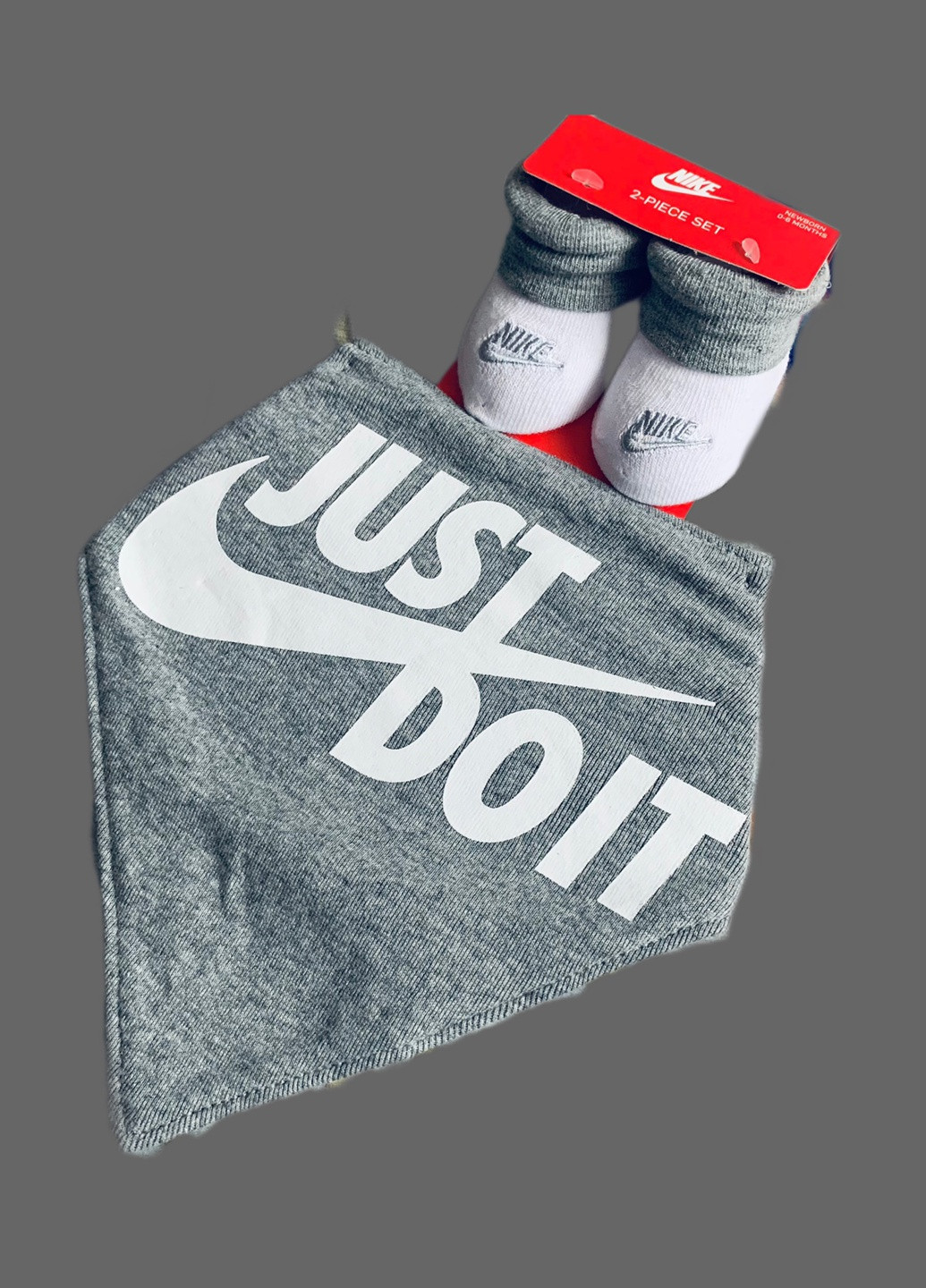 Слюнявчик и пинетки Nike (256537348)