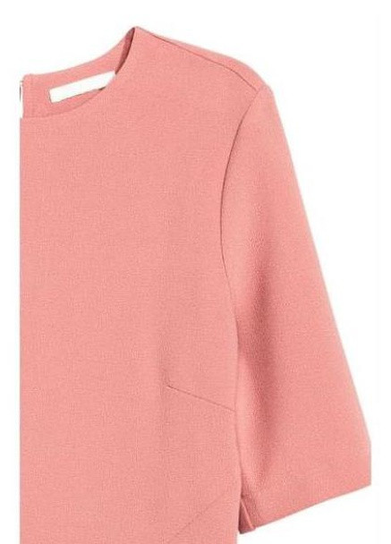 Розовое кэжуал креповое платье H&M однотонное