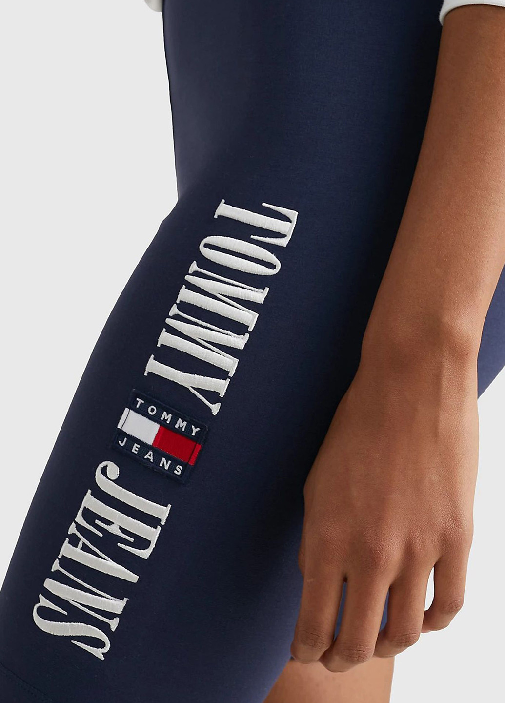 Шорти Tommy Jeans (259679929)