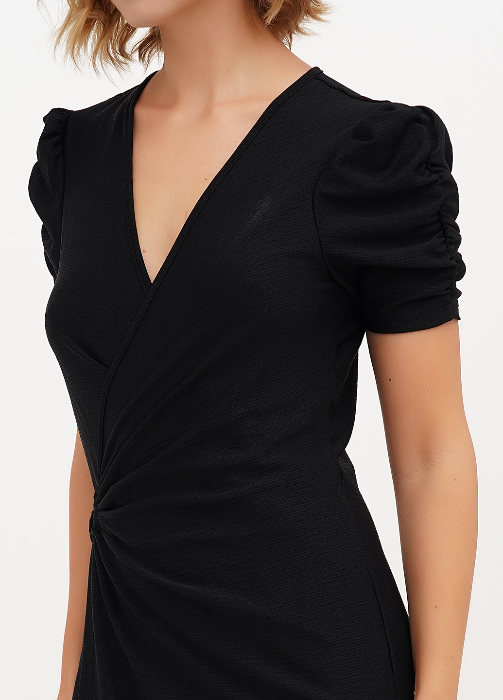 Чорна кежуал сукня на запах We однотонна