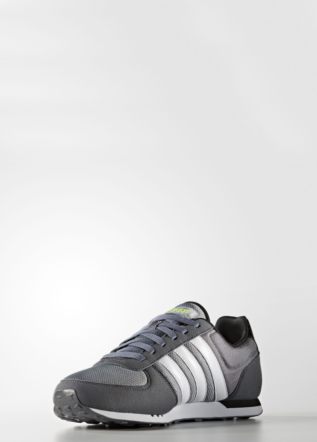 Сірі кросівки демісезон adidas