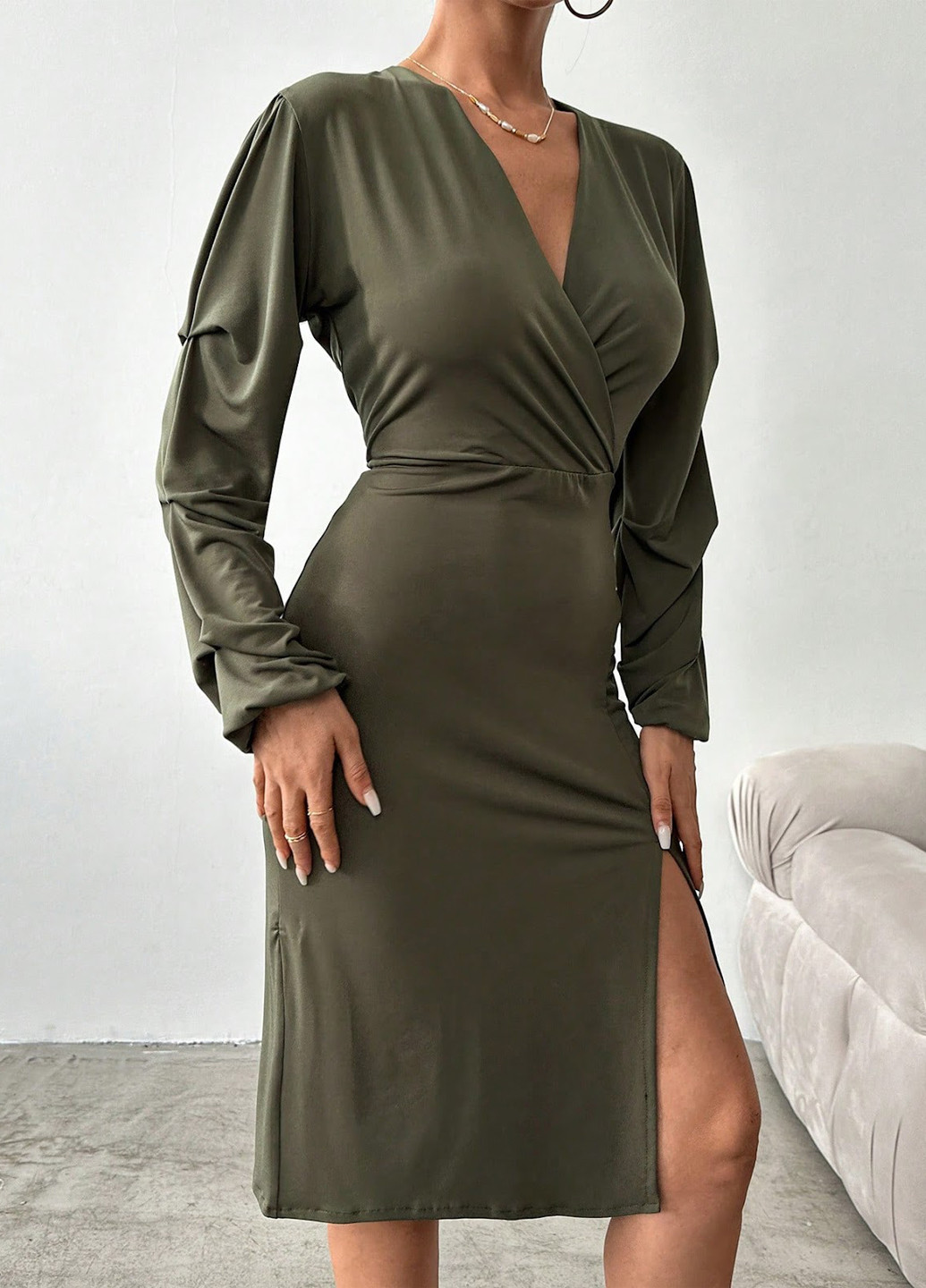 Сіро-зелена ділова сукня футляр SHEIN однотонна