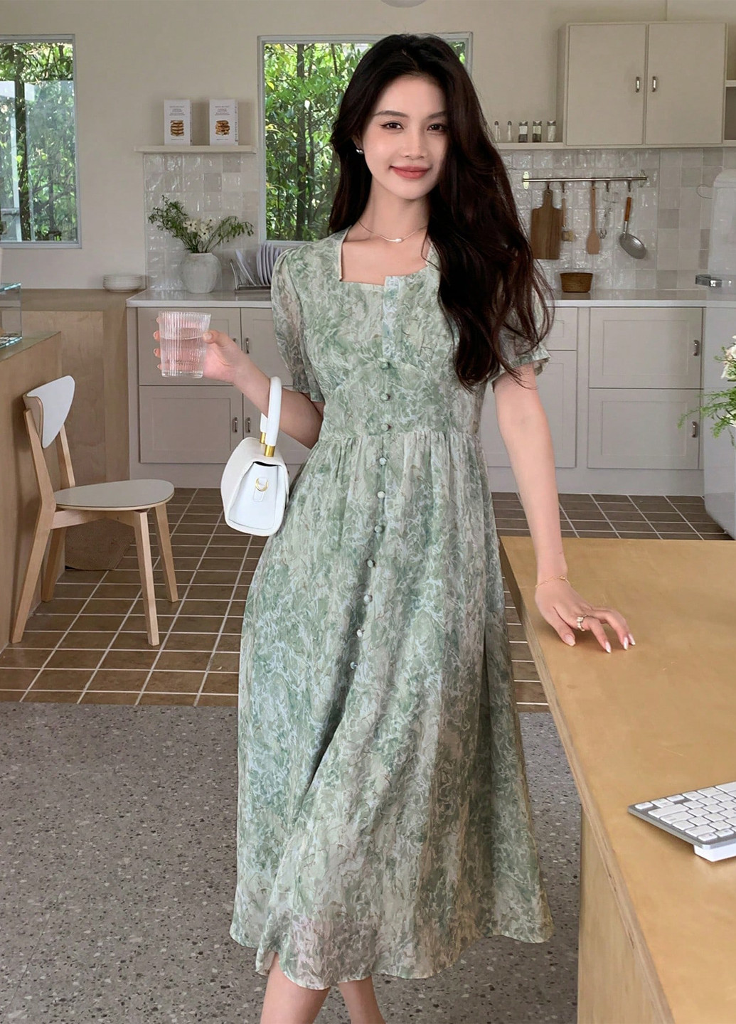 Светло-зеленое кэжуал платье клеш SHEIN с абстрактным узором