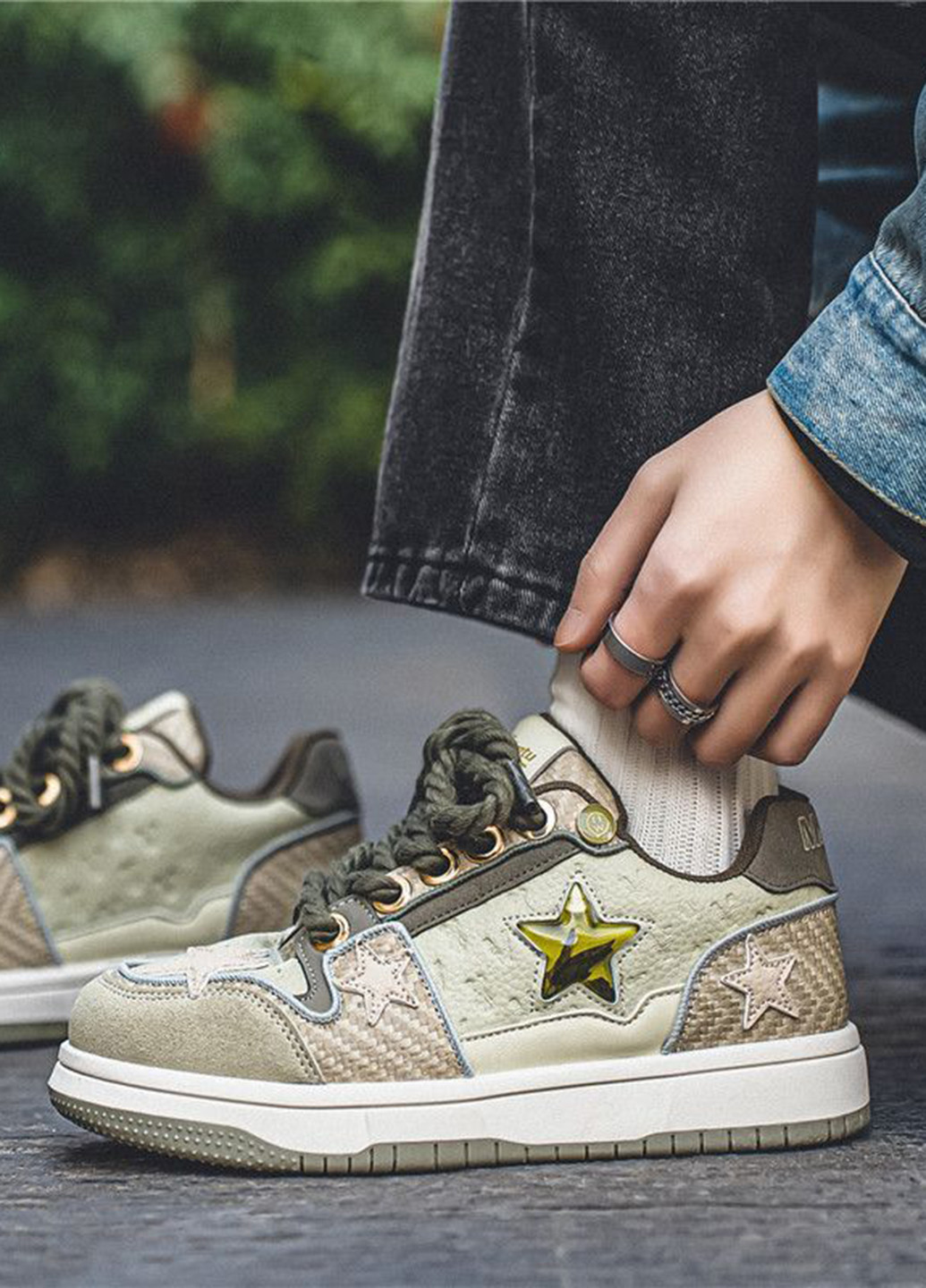 Оливкові кеди Vi