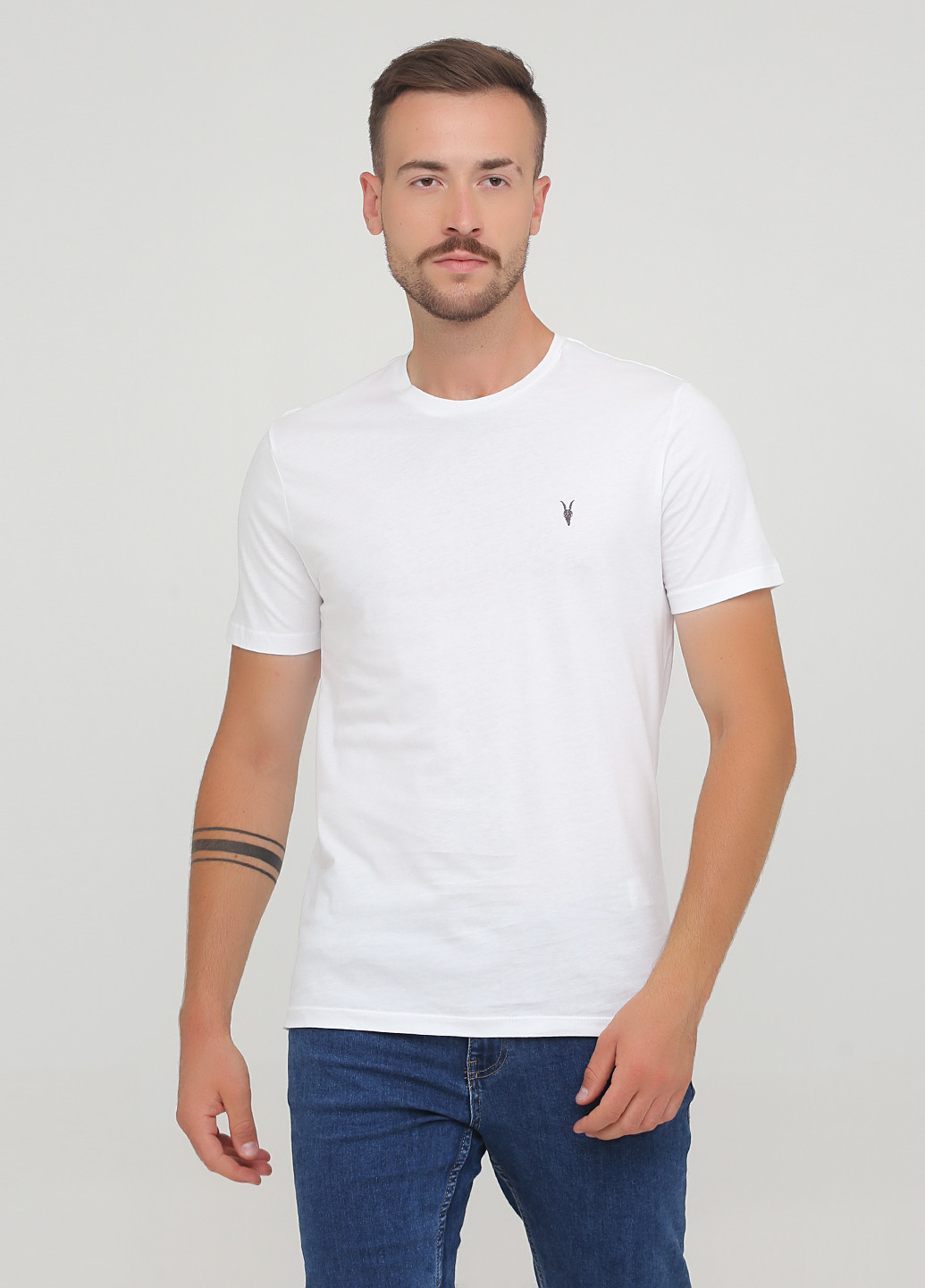 Белая летняя футболка Allsaints