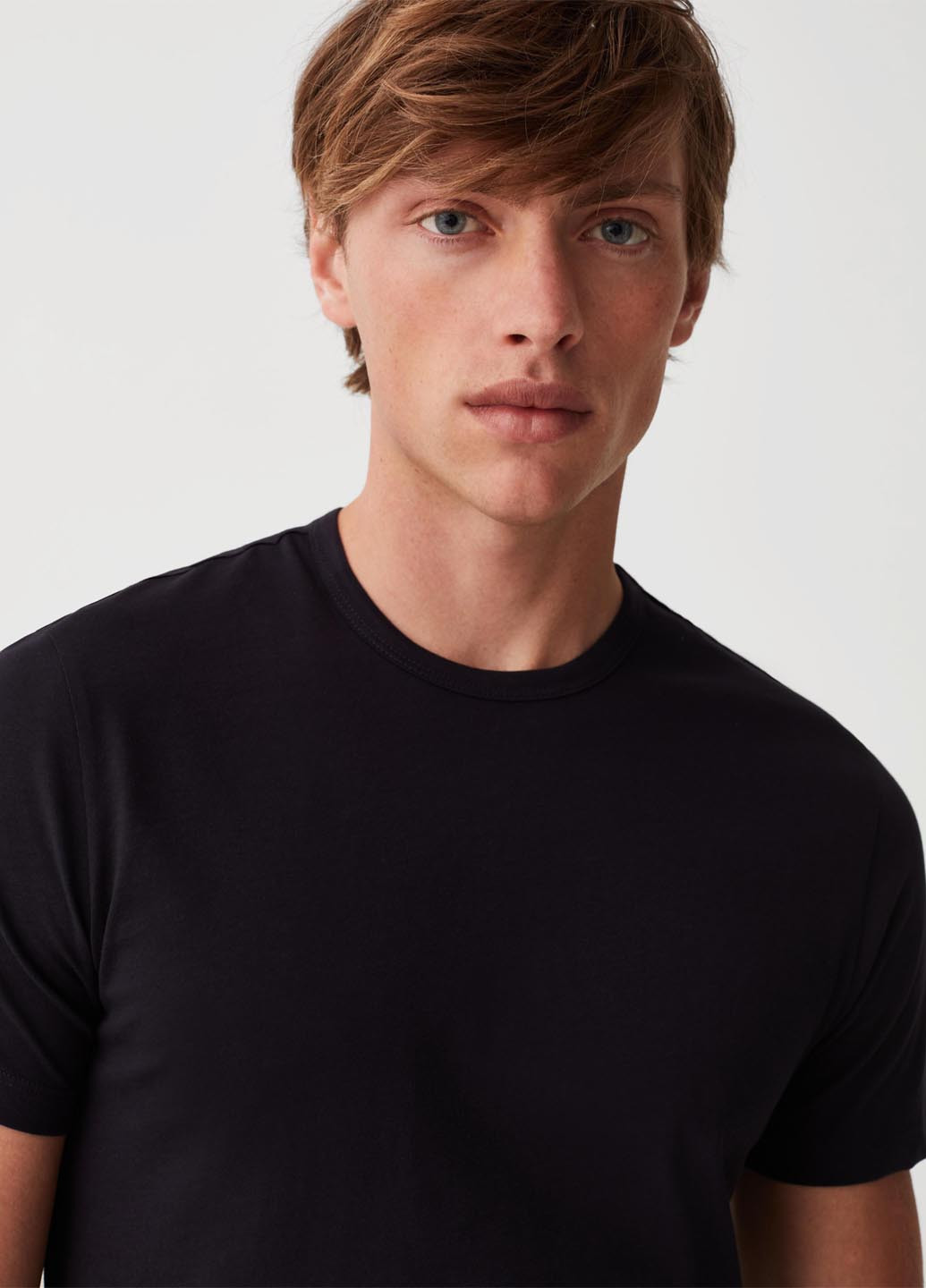 Чорна футболка OVS