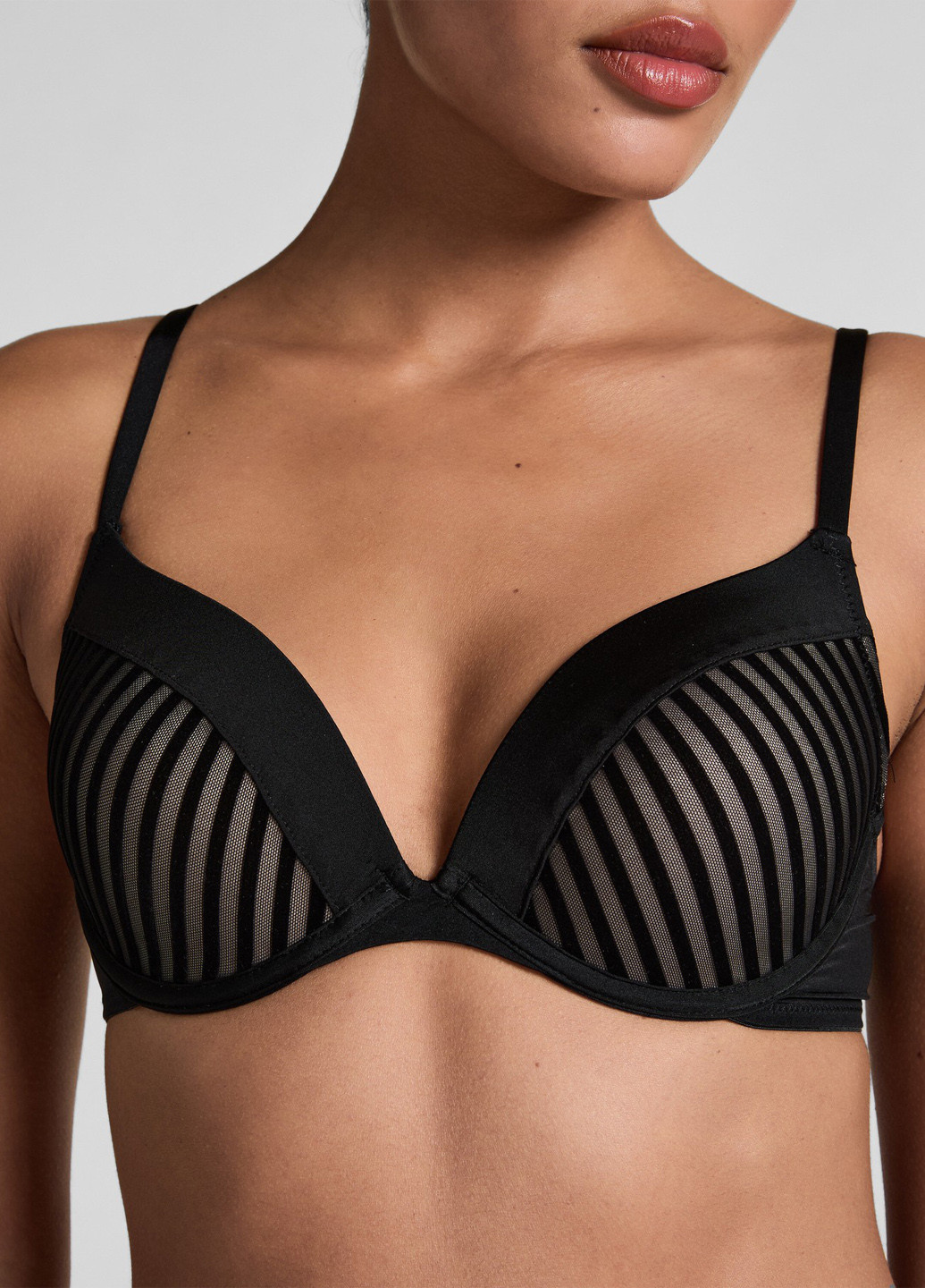 Чёрный бралетт бюстгальтер Hunkemoller с косточками полиамид