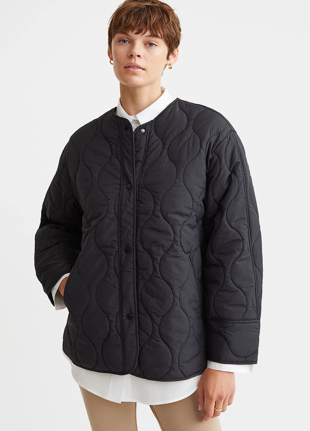 Черная демисезонная куртка H&M