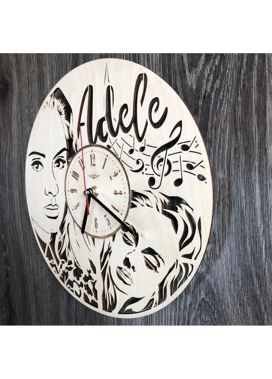 Оригинальные настенные часы «Adele» 7Arts (253565937)