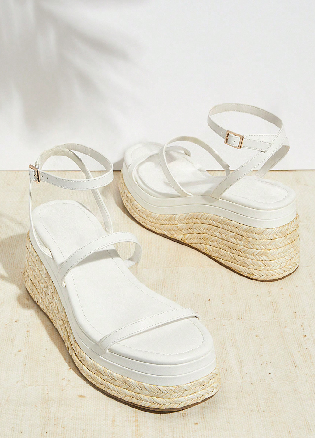 Белые босоножки SHEIN с ремешком плетение