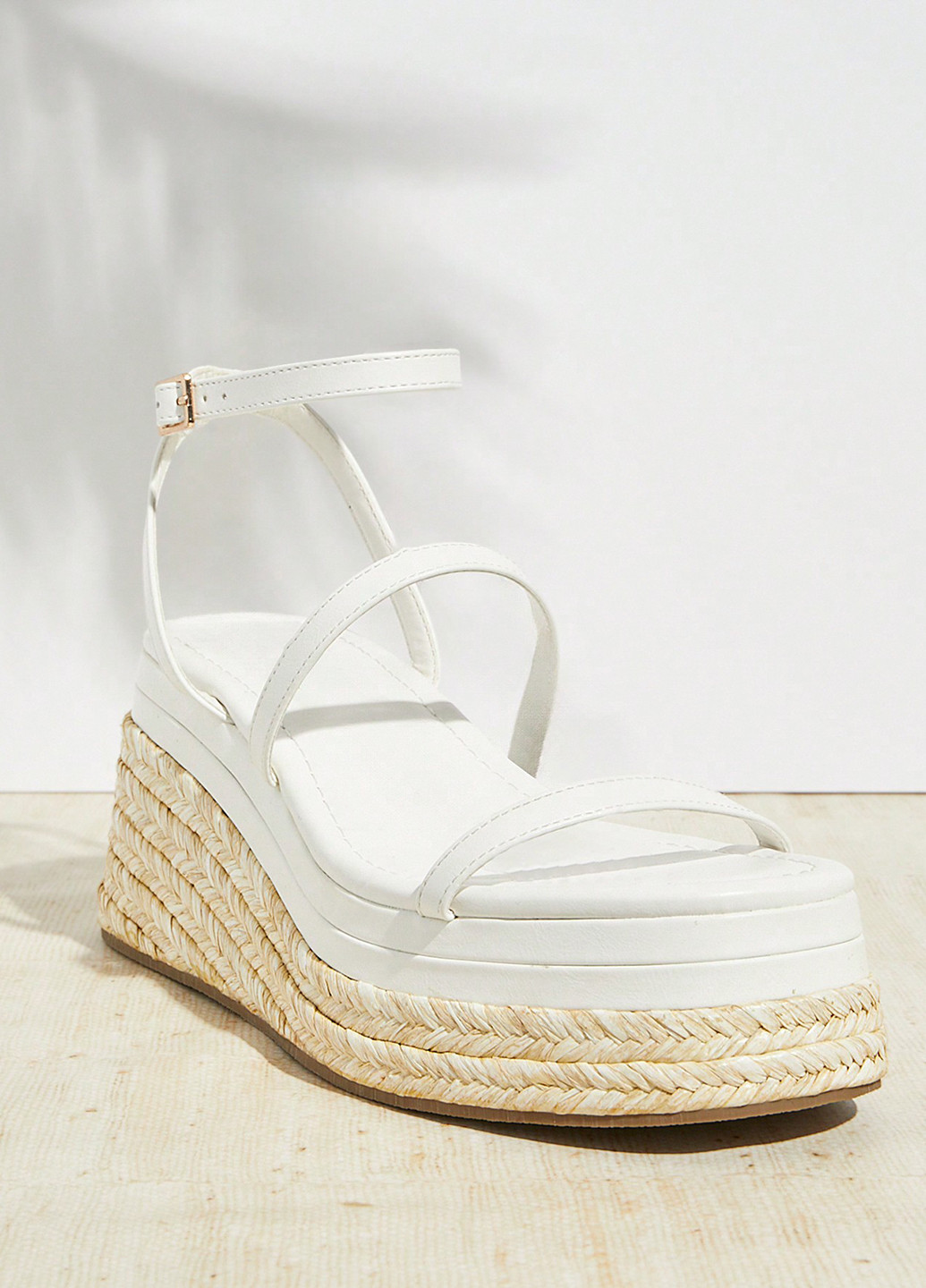 Белые босоножки SHEIN с ремешком плетение