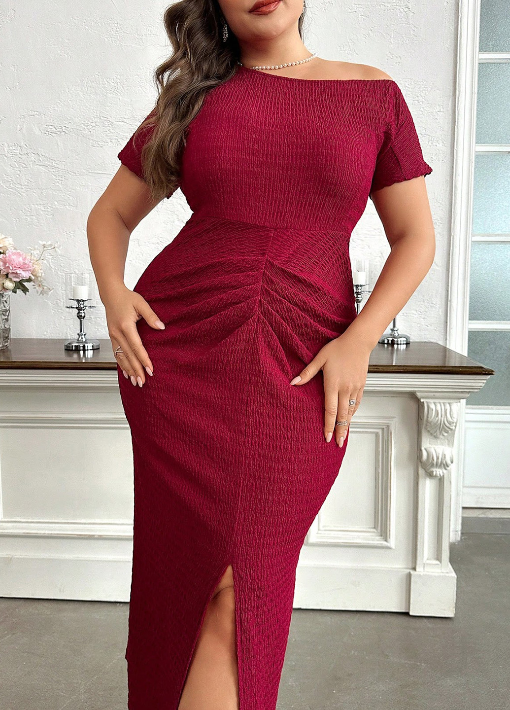 Бордовое кэжуал платье на одно плечо SHEIN однотонное