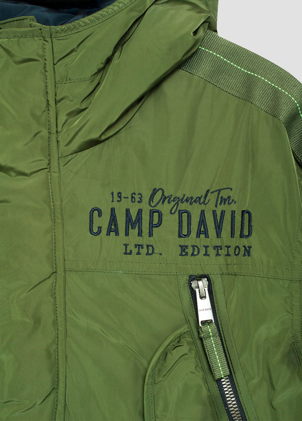 Оливковая (хаки) зимняя куртка Camp David