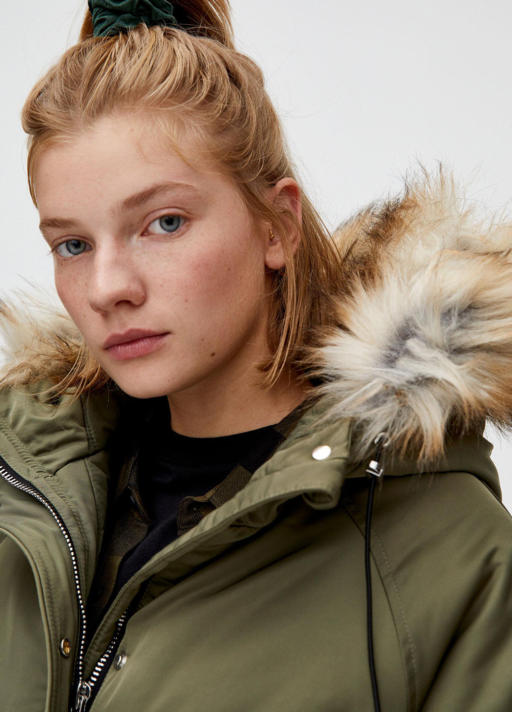 Оливкова (хакі) куртка демісезон,хакі, Pull & Bear