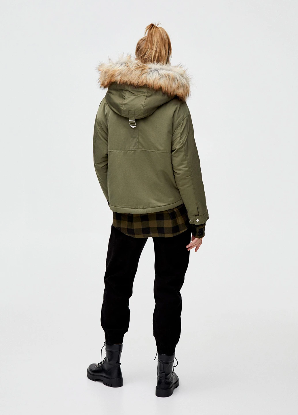 Оливкова (хакі) куртка демісезон,хакі, Pull & Bear