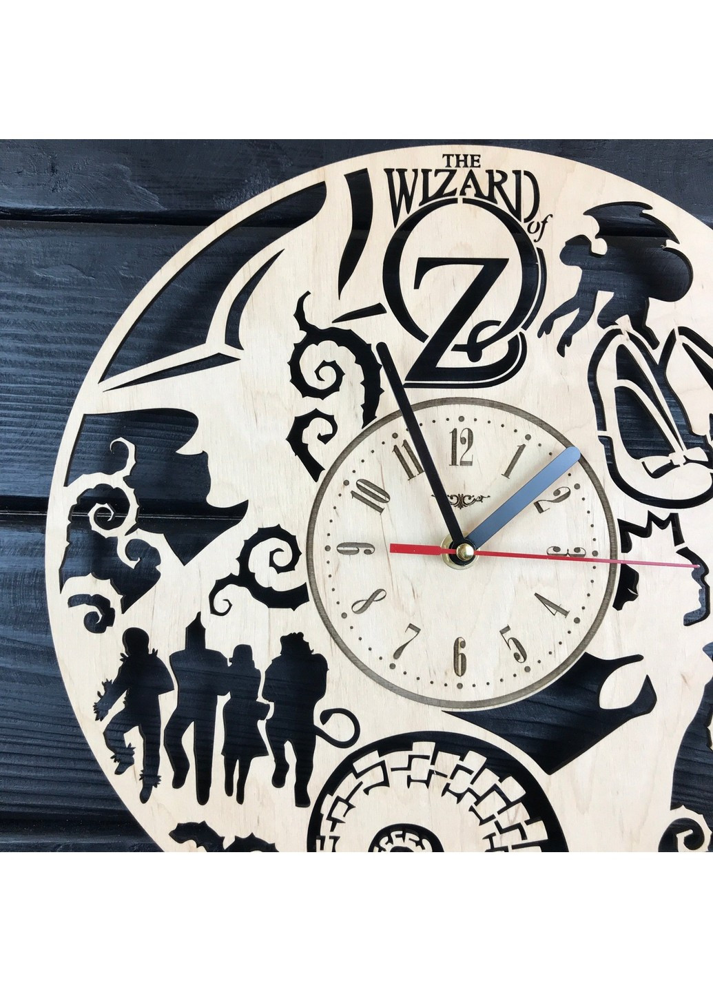 Детские настенные часы из дерева «Волшебник страны Оз» 7Arts (253566449)